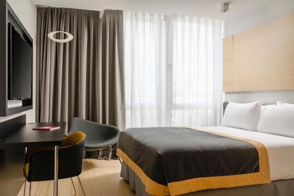 Панорама Exe Plaza Catalunya 4*