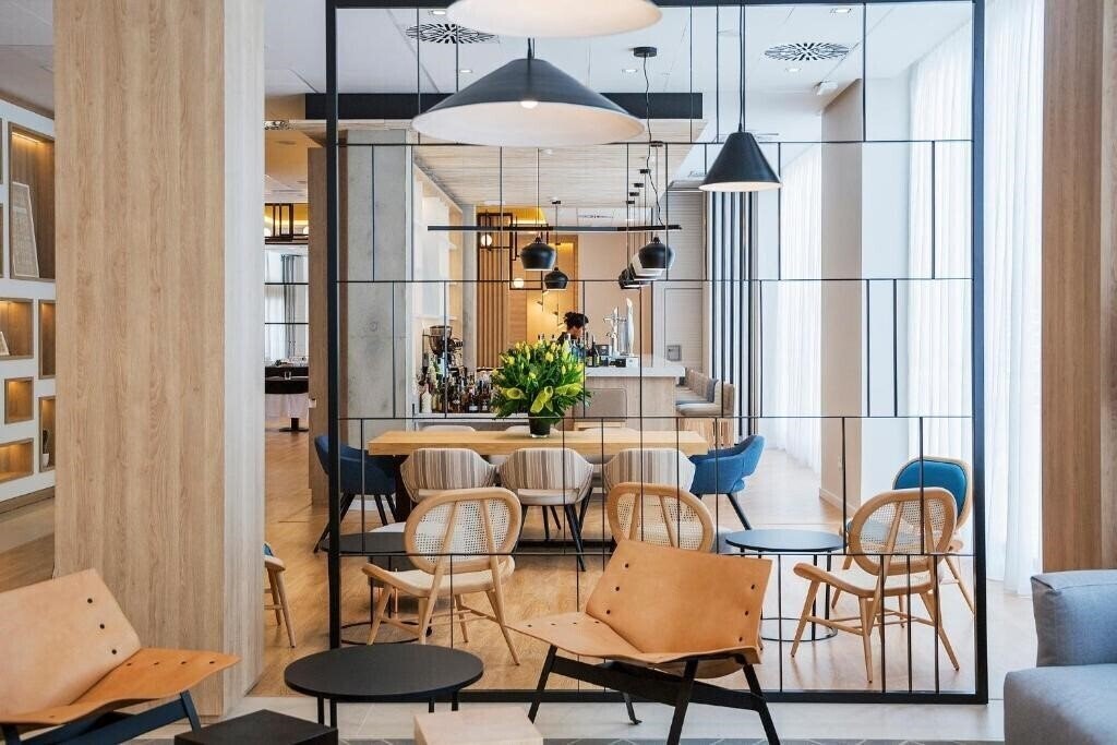 Панорама Golden Tulip 4*