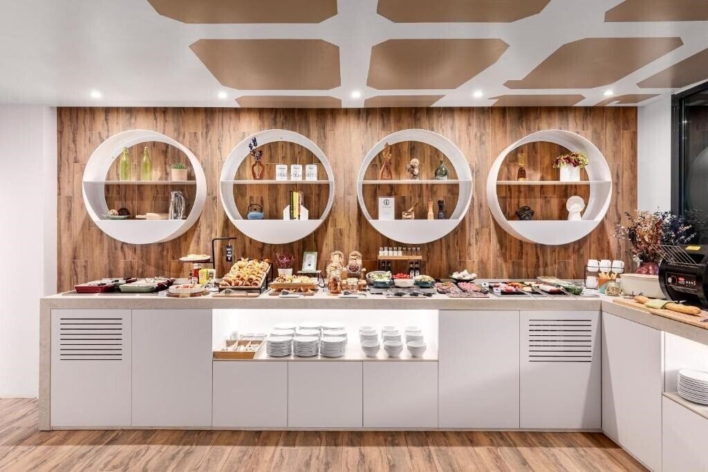 Панорама Room Mate Pau 3*