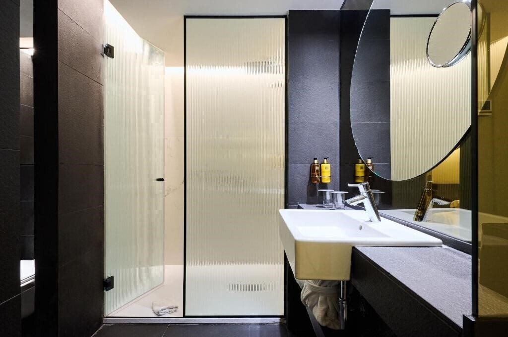 Территория H10 Port Vell Super 4*