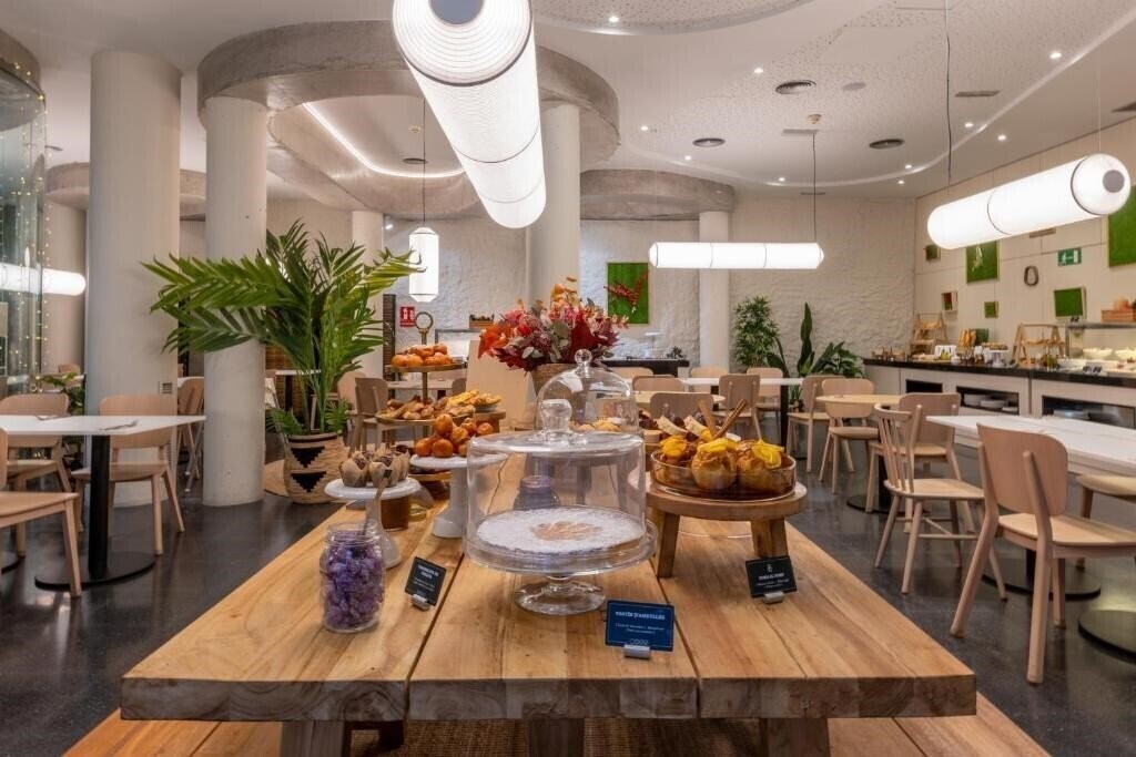 Апартаменты Casa Lit Barcelona By Ona Hotels 3*