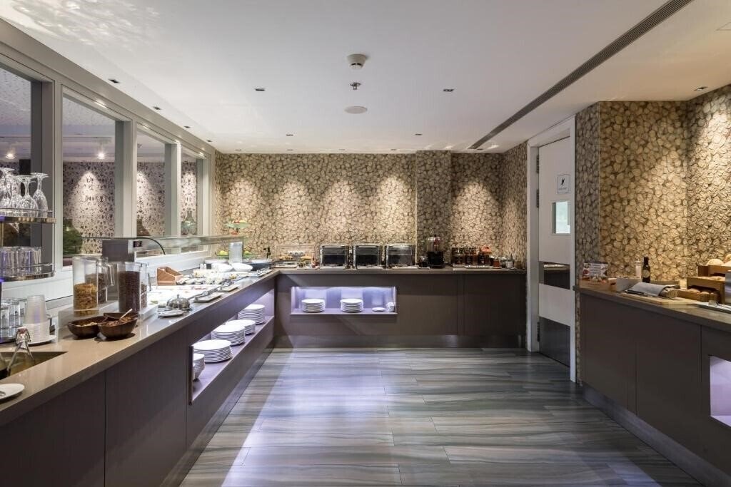 Картинка Catalonia Square 4*