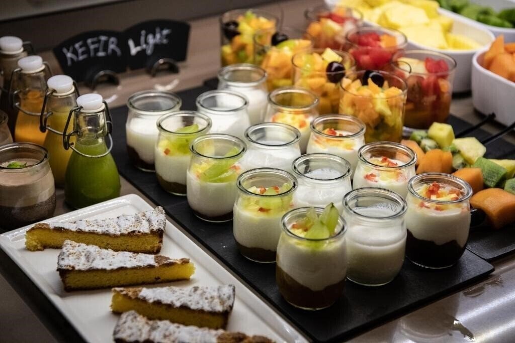 Территория Catalonia Square 4*