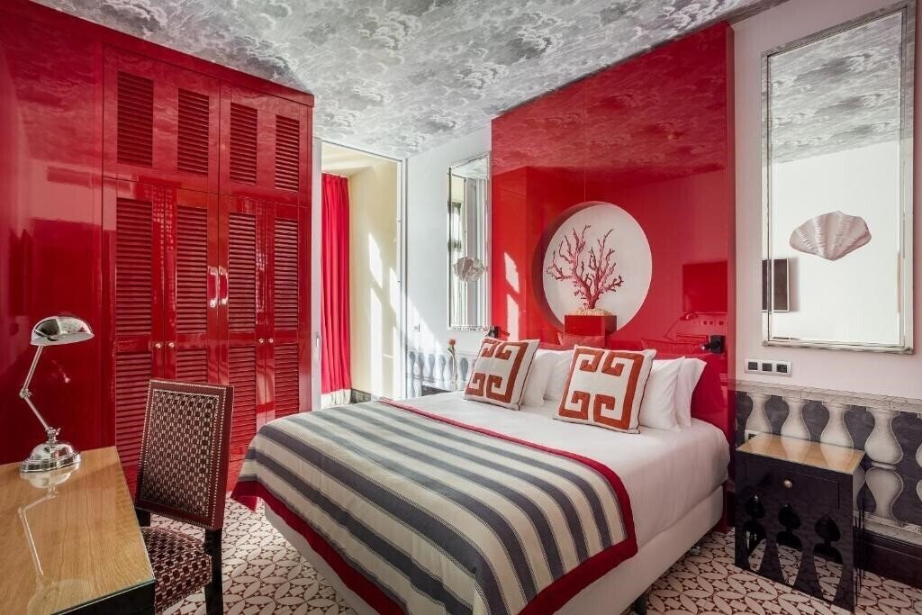 Отель Room Mate Anna 4*