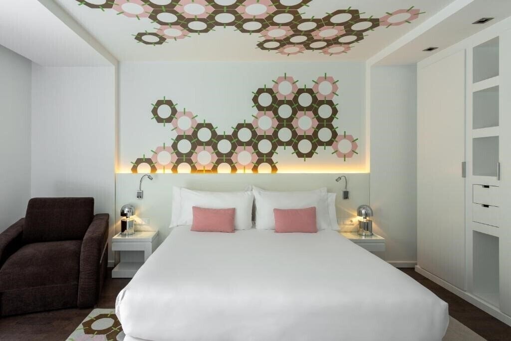 Панорама Room Mate Carla 4*