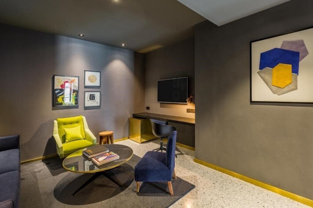 Вид Room Mate Gerard 4*