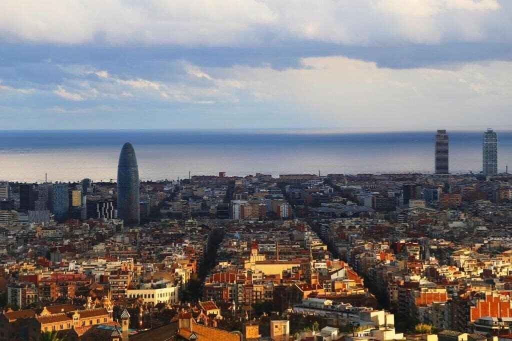 Панорама Hg City Suites Barcelona 4*