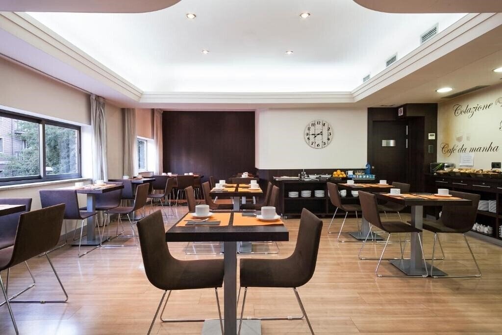 Апартаменти Acta Antibes 2*