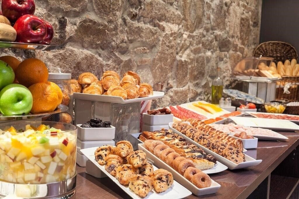 Апартаменти Acta BCN 40 2*