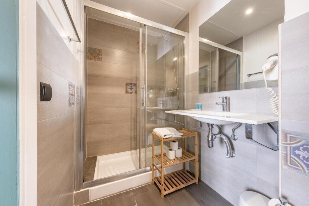 Вид Ainb Born Damas 3*