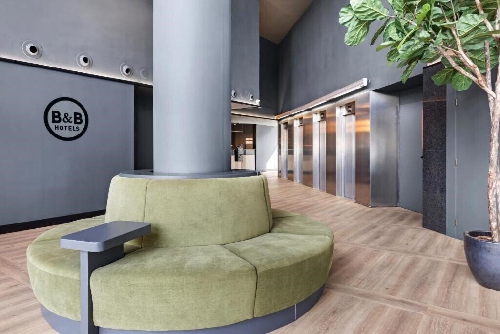 Отель Porta De Gallecs 3*