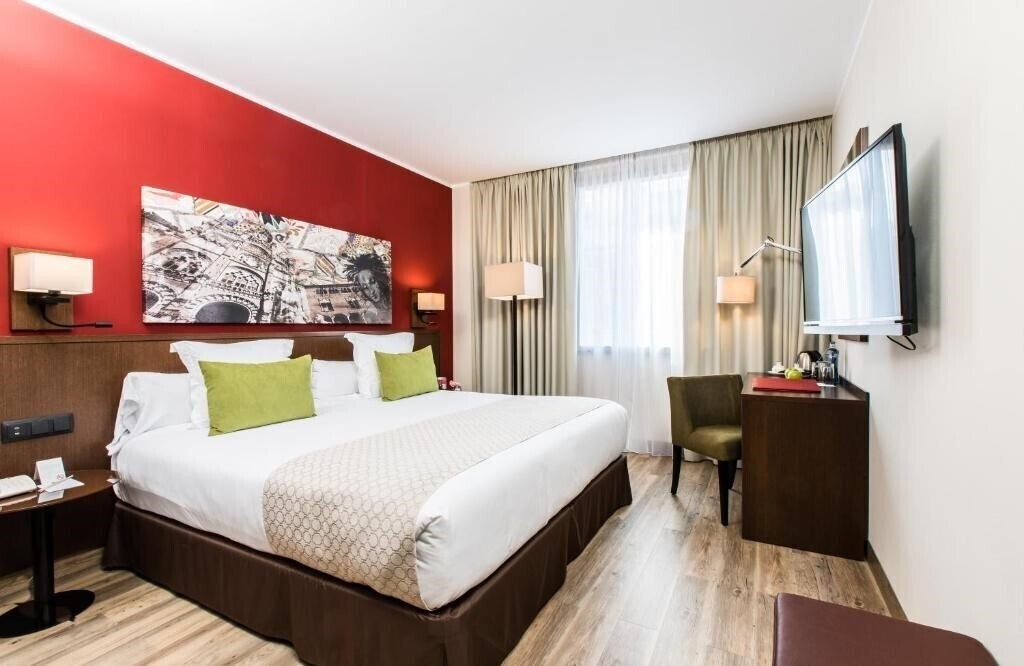 Отель Leonardo Barcelona Gran Via 3*