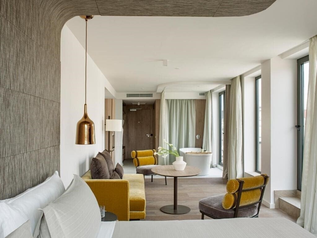 Панорама Me Barcelona 5*