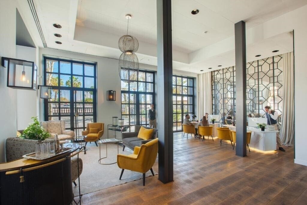 Вид Serras Barcelona 5*