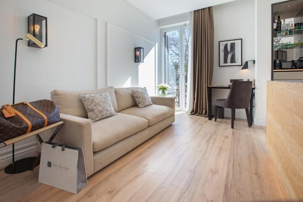 Територія Serras Barcelona 5*