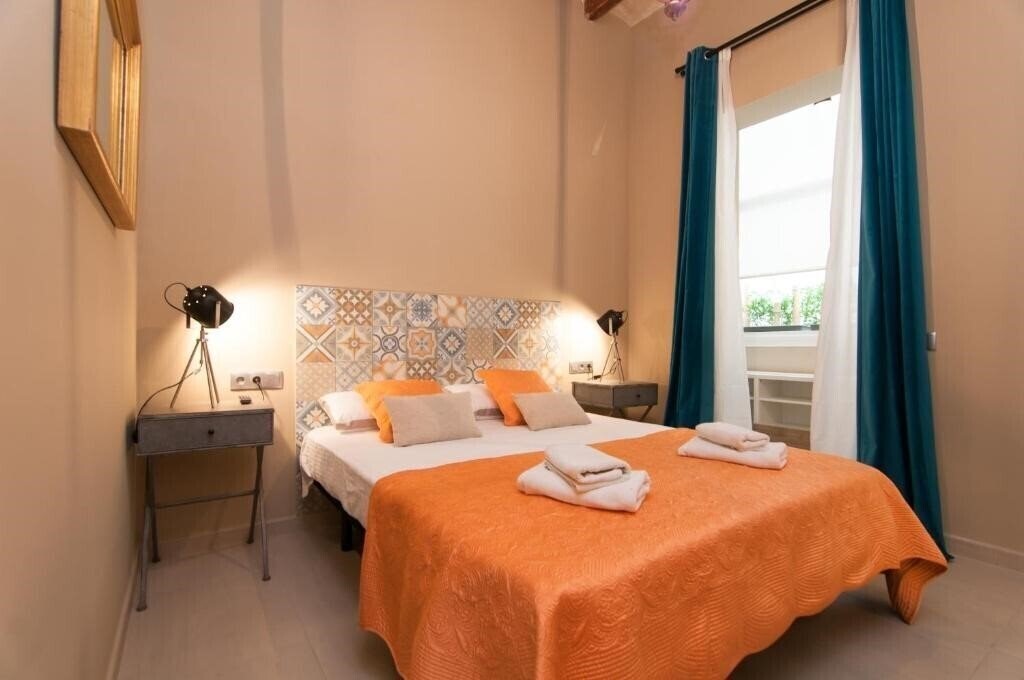 Фото Weflating Suites Sant Antoni Market 4*