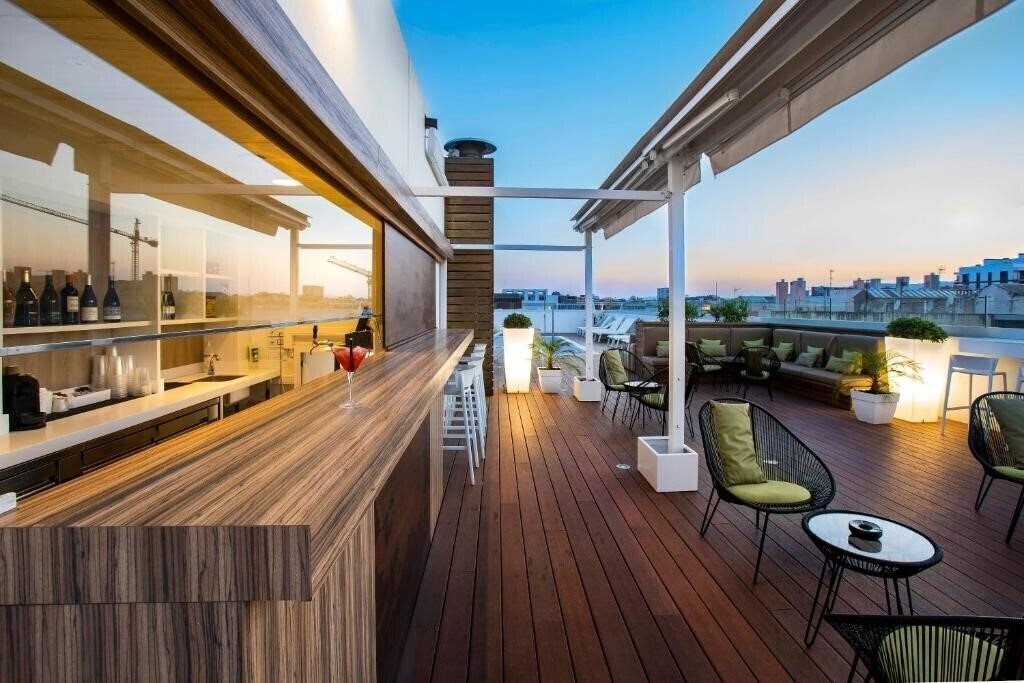 Вид The Golden Hotel Barcelona 4*