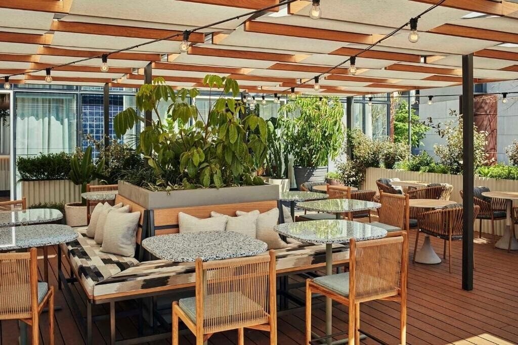 Вид The Hoxton, Poblenou 4*