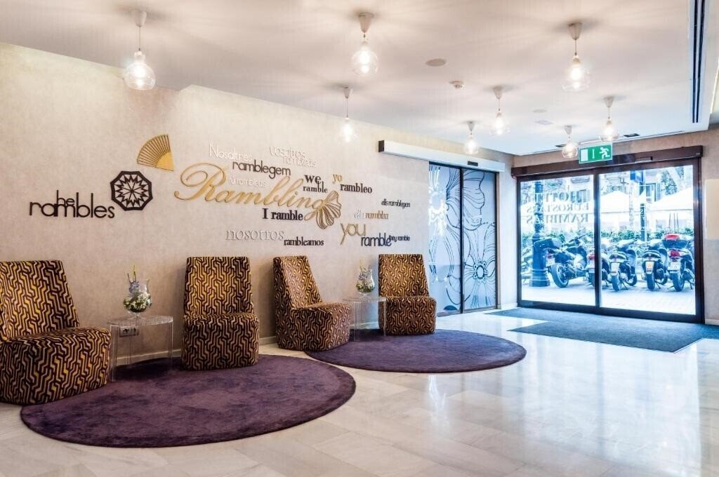 Территория Ikonik Ramblas 4*