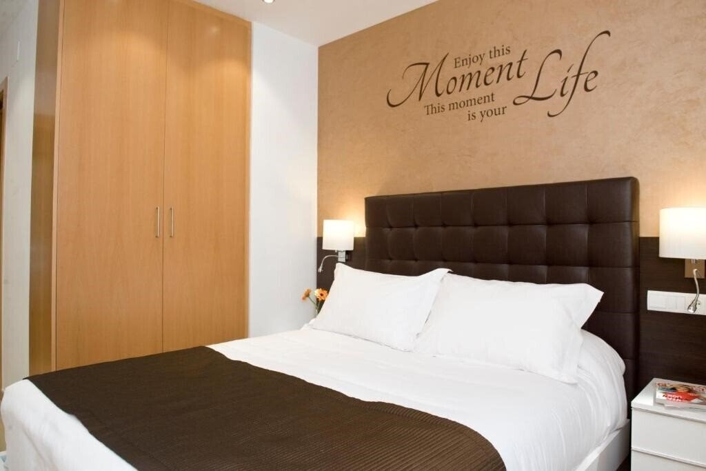 Территория Home To Home Barcelona 4*