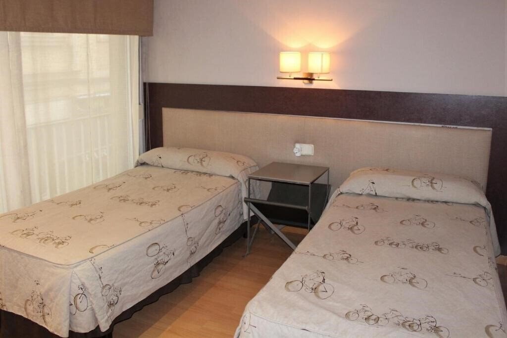 Панорама Apartaments Sant Jordi Girona 97 3*