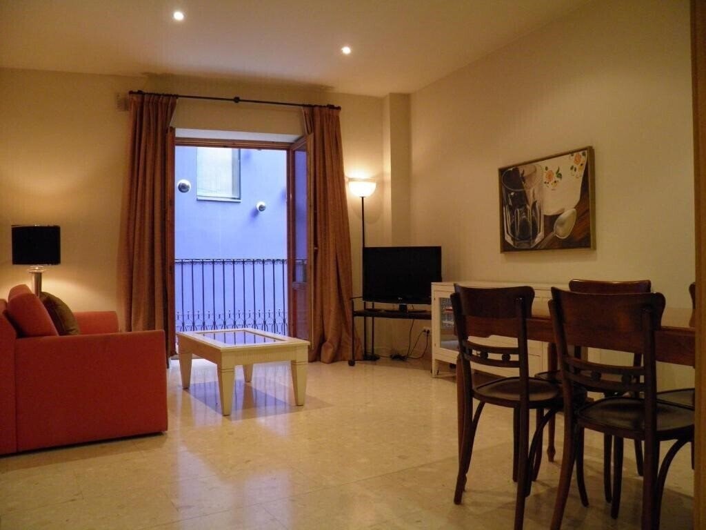 Апартаменти Apartaments St. Jordi Comtal 3*