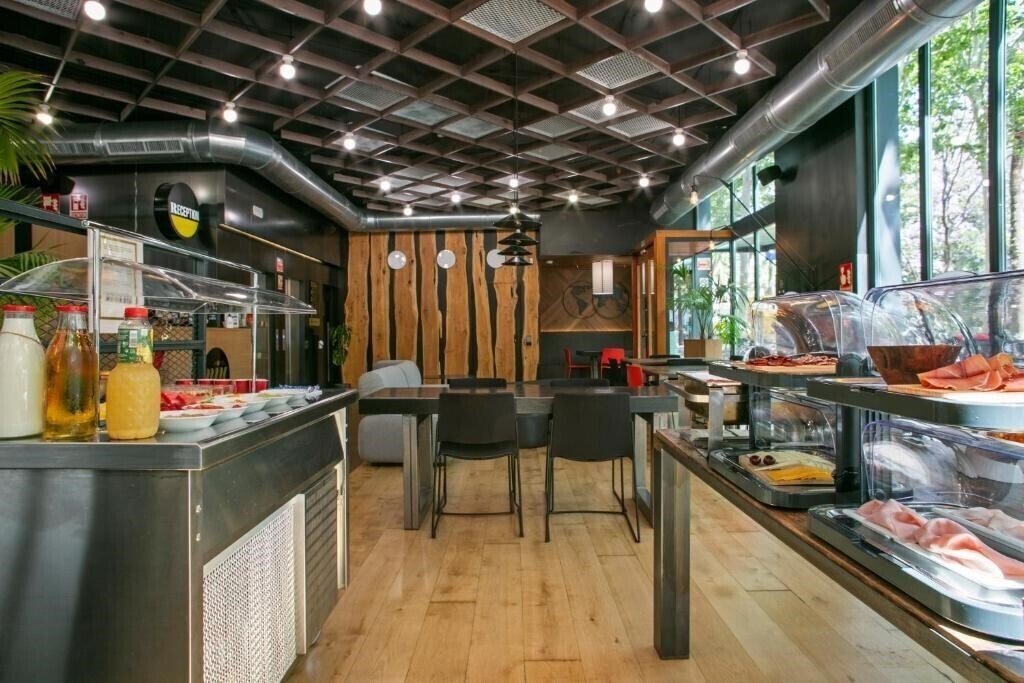 Территория Niu Barcelona 3*