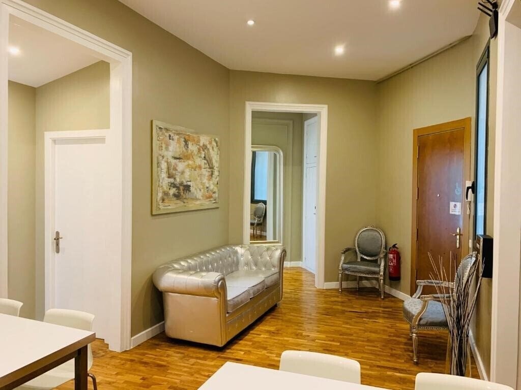 Панорама Aptbcn Super Balmes 3*