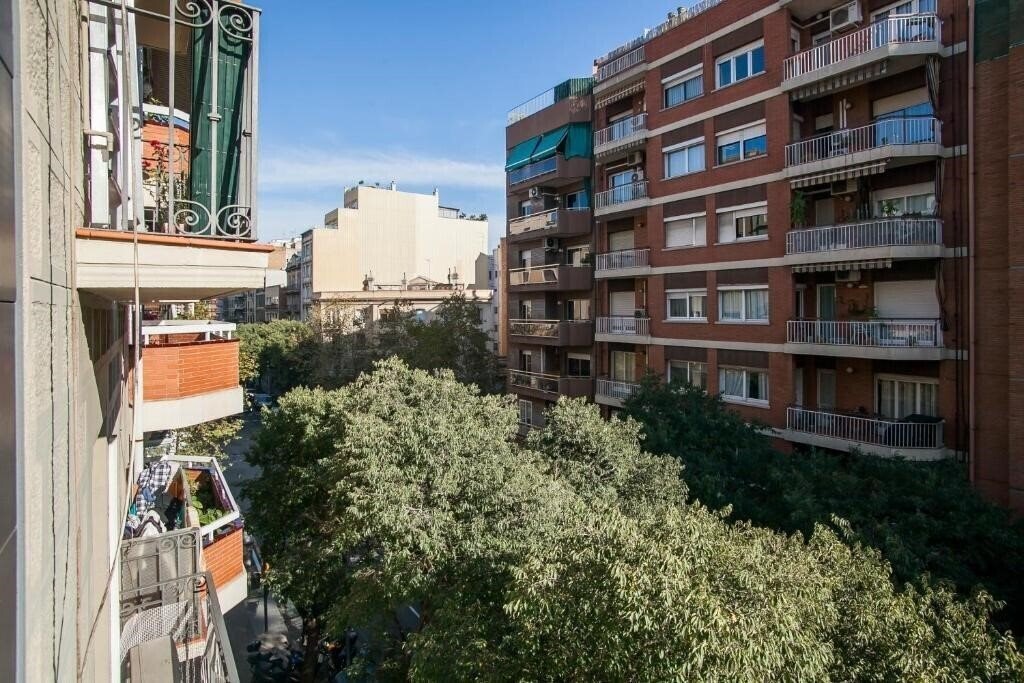 Панорама Bbarcelona Gaudi Flats 3*