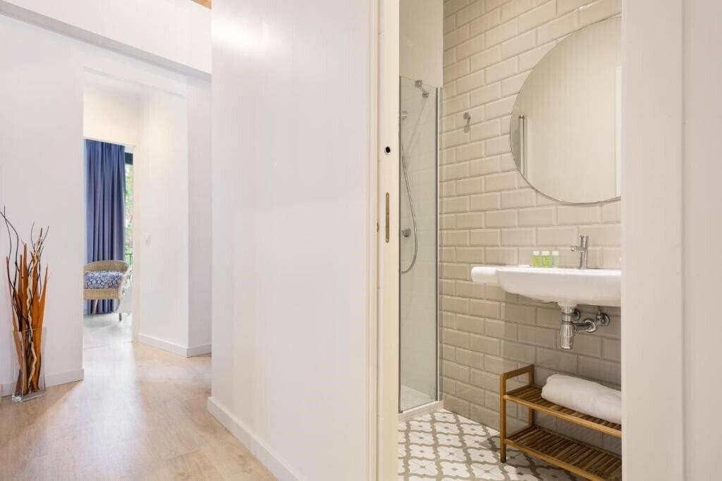 Вид Bcnstop Parc Guell 3*