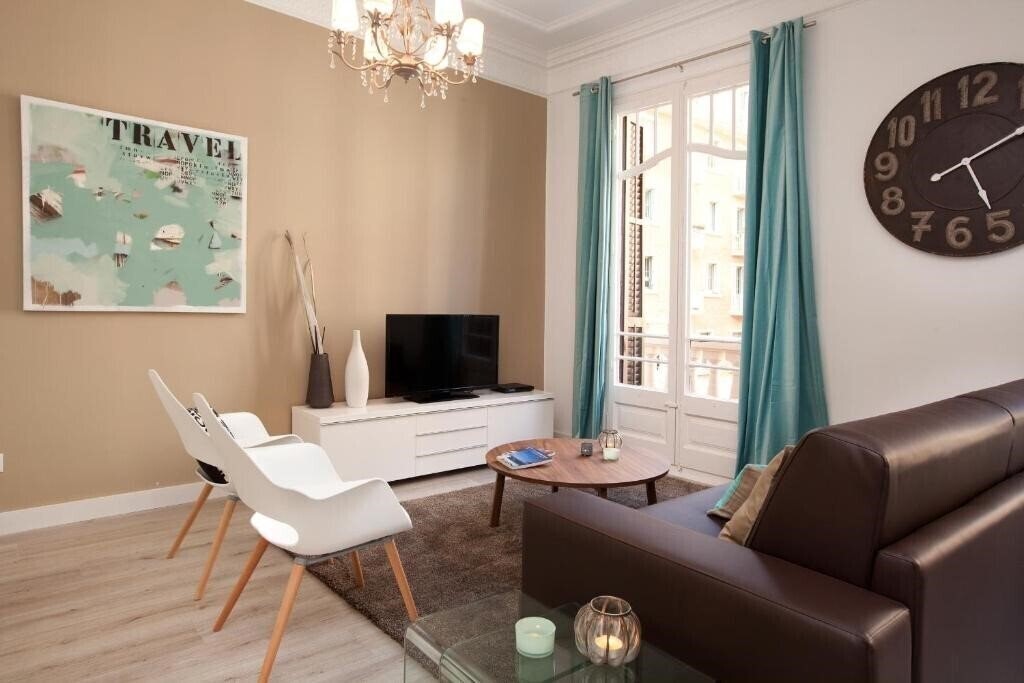 Фото Click & Flat Seneca Suites 3*