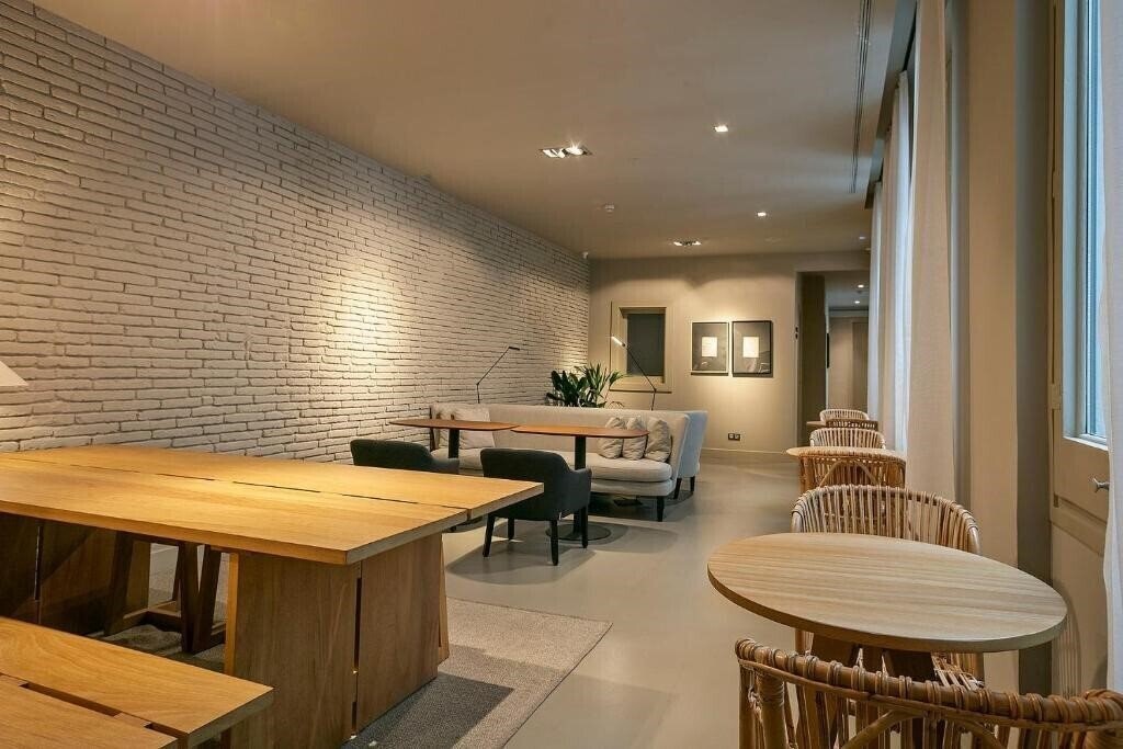 Панорама Uma Suites Pau Claris 3*