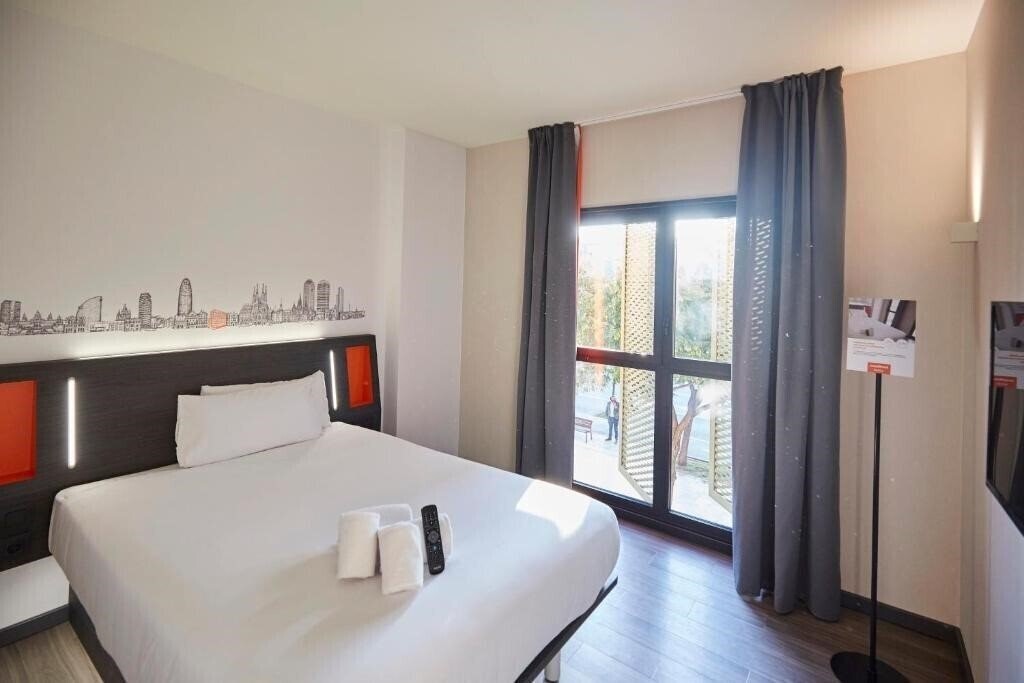 Територія Easyhotel Barcelona Fira 1*