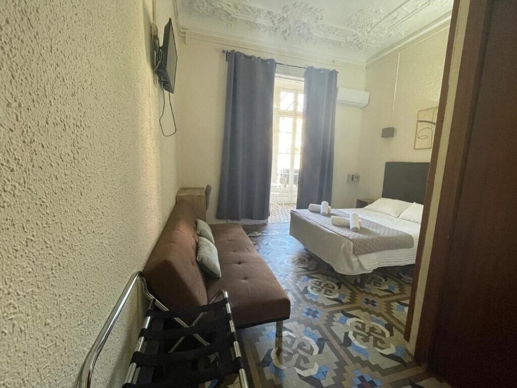 Вид Hostal Balmes Centro 2*