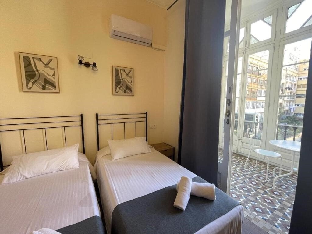 Территория Hostal Balmes Centro 2*