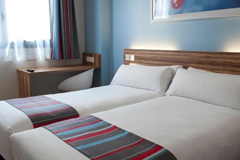 Панорама Travelodge Barcelona Fira 3*