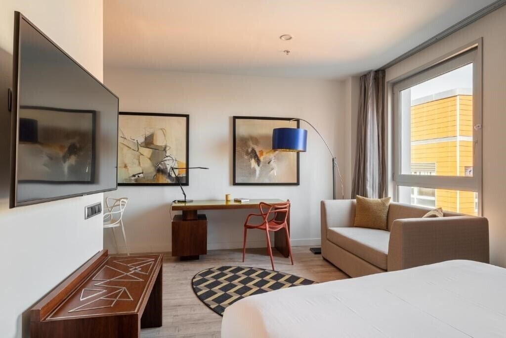 Вид Naitly Poblenou 4*