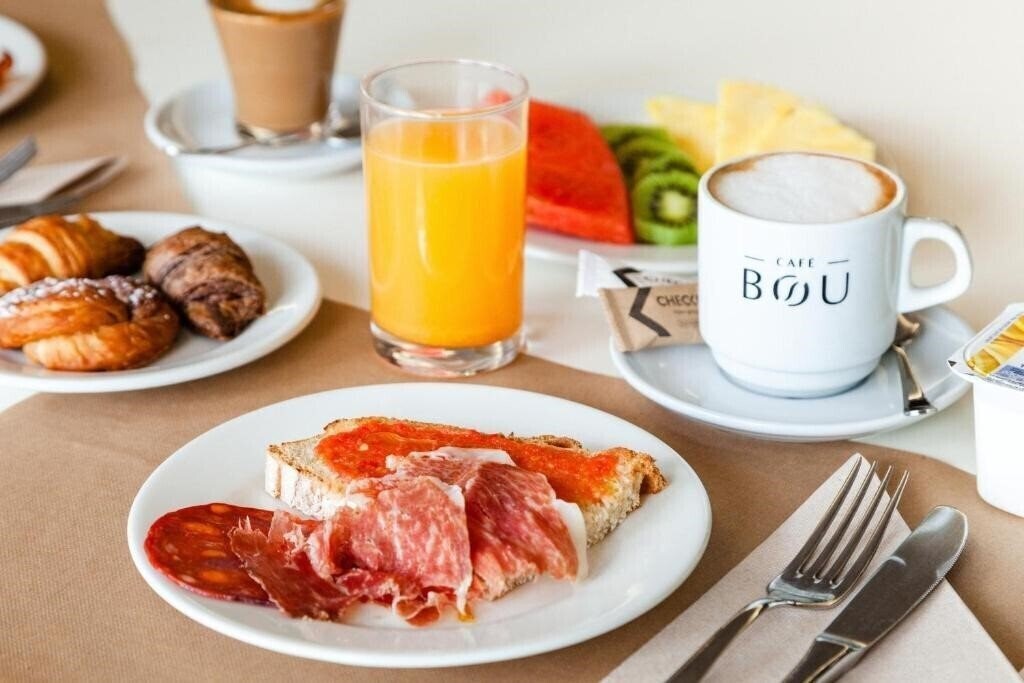 Апартаменты Checkin Montserrat 3*