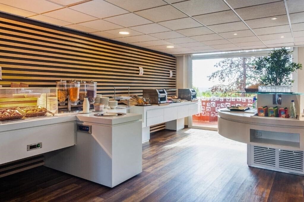 Панорама Checkin Montserrat 3*