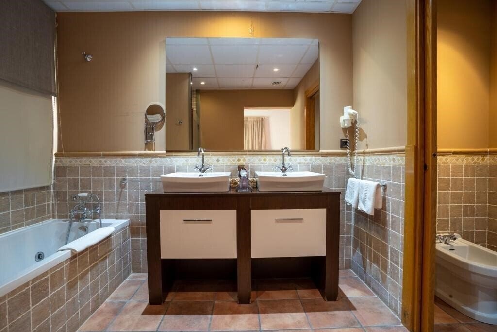 Территория Hotel & SPA Golden Barcelona Vallromanes (ex. Hotel Can Galvany) 4*