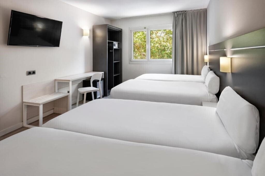 Территория B&B Hotel Barcelona Rubi (ex. H2 Rubi, Sidorme Rubi) 3*