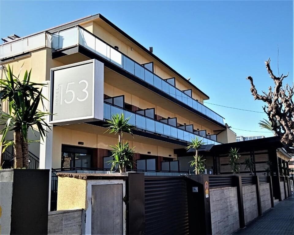 Апартаменты Hotel 153 3*