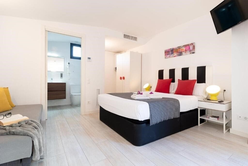 Апартаменты Castell Beach 2*