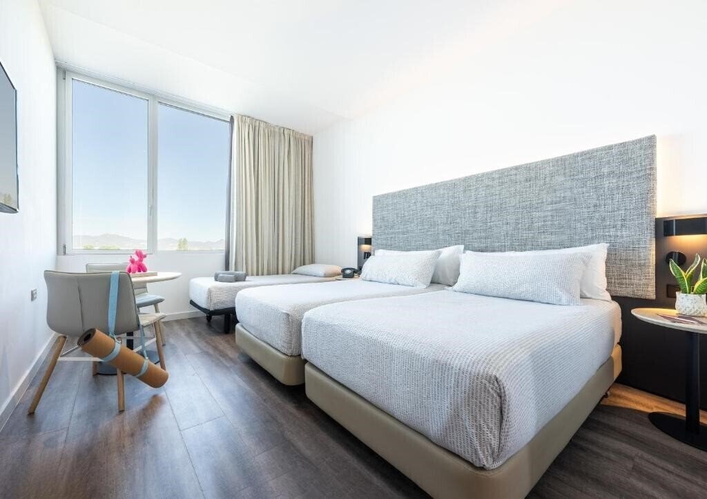 Вид INNSiDE by Melia Barcelona Aeropuerto 4*