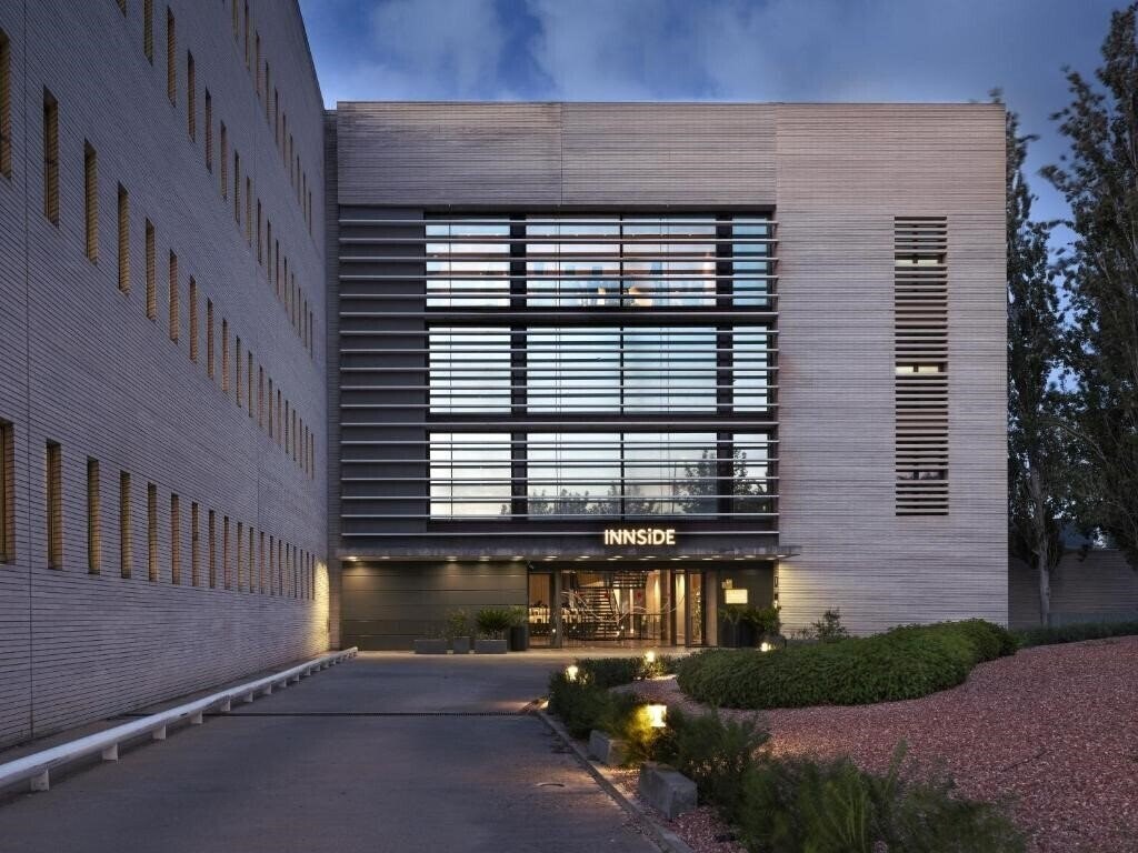 Територія INNSiDE by Melia Barcelona Aeropuerto 4*