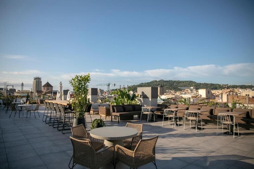 Територія Hotel Silken Ramblas 4*