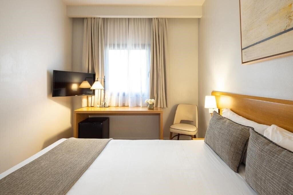 Панорама Arc La Rambla 3*