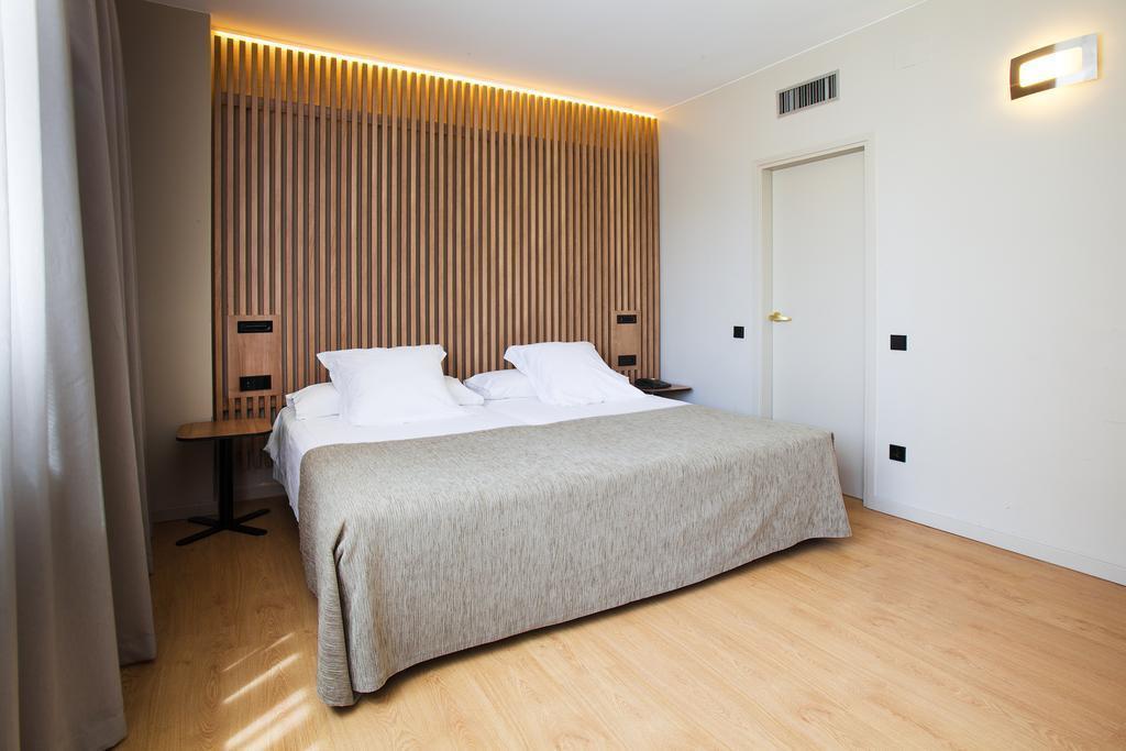Апартаменти Atenea Barcelona 4*