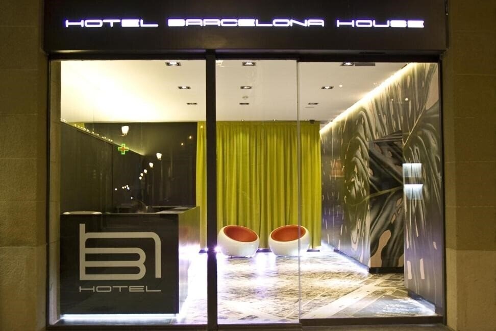 Готель Barcelona House 3*
