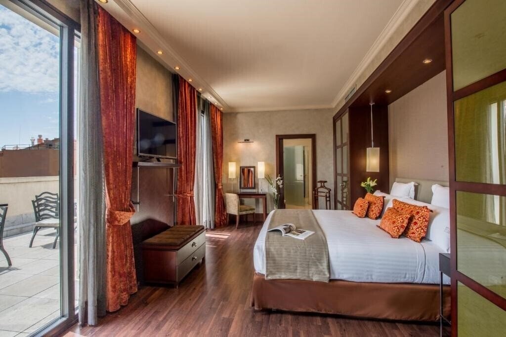 Апартаменты Barcelona Center 4*